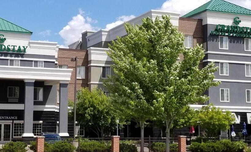 Grandstay Apple Valley