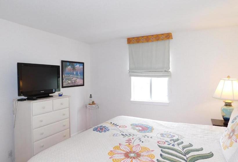 Ocean Walk By Hodnett Cooper