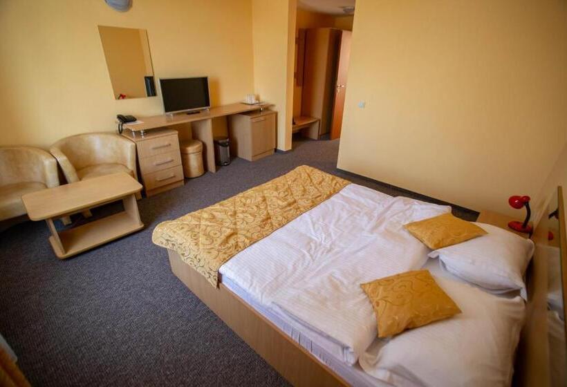 בית מלון כפרי Alexandra