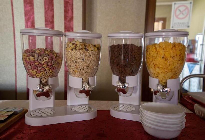 בית מלון כפרי Alexandra