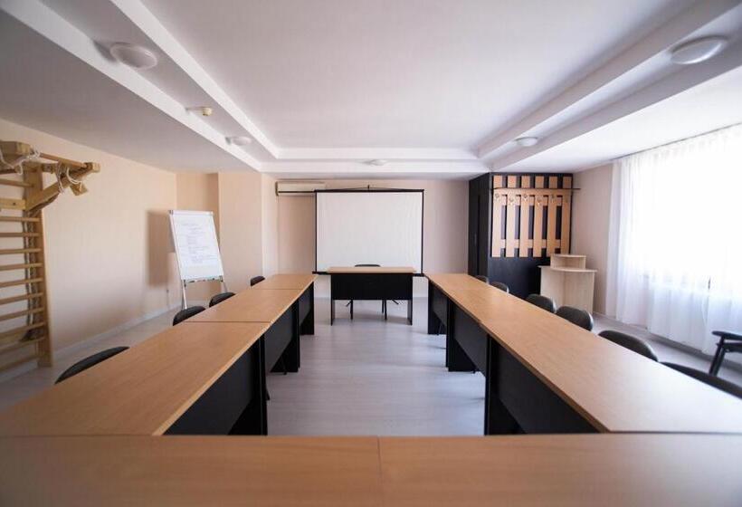 בית מלון כפרי Alexandra