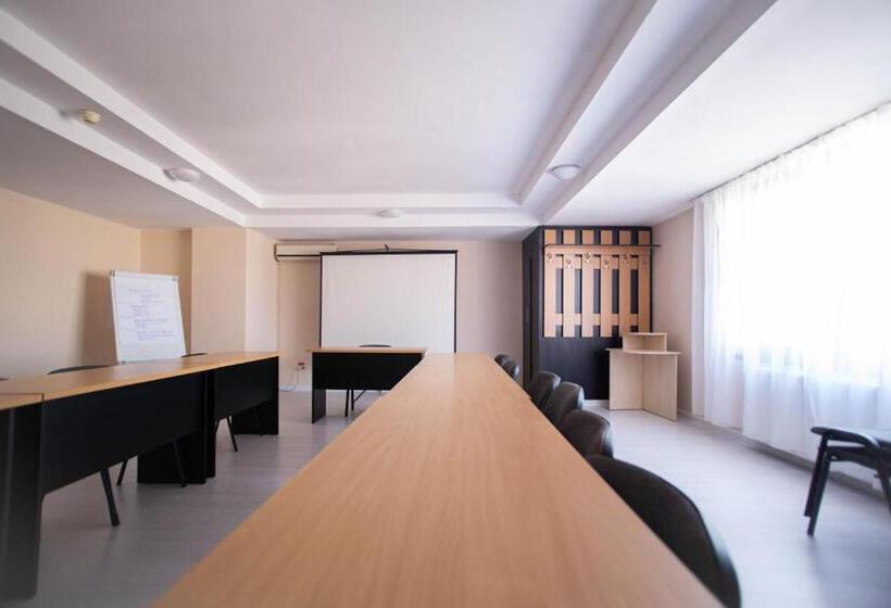 בית מלון כפרי Alexandra