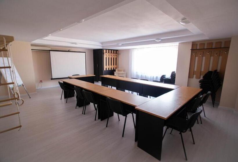 בית מלון כפרי Alexandra