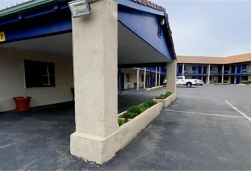 ホテル Travel Inn & Suite