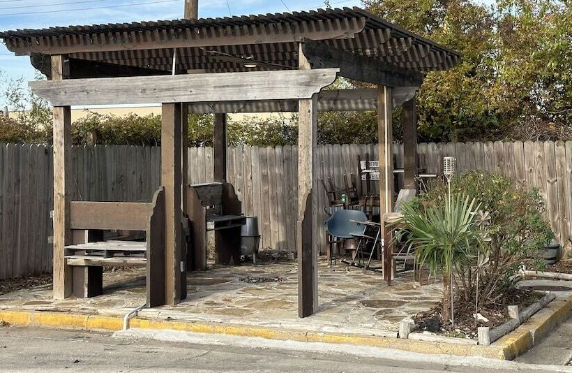 בית מלון כפרי Americas Best Value Inn And Suites Groves