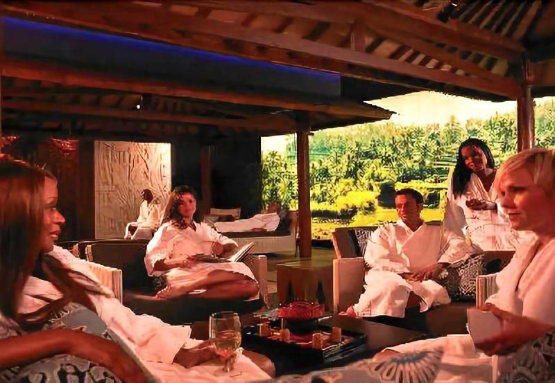 Отель Bally S Dover