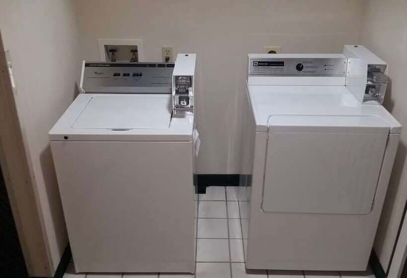 فندق Baymont By Wyndham Limon