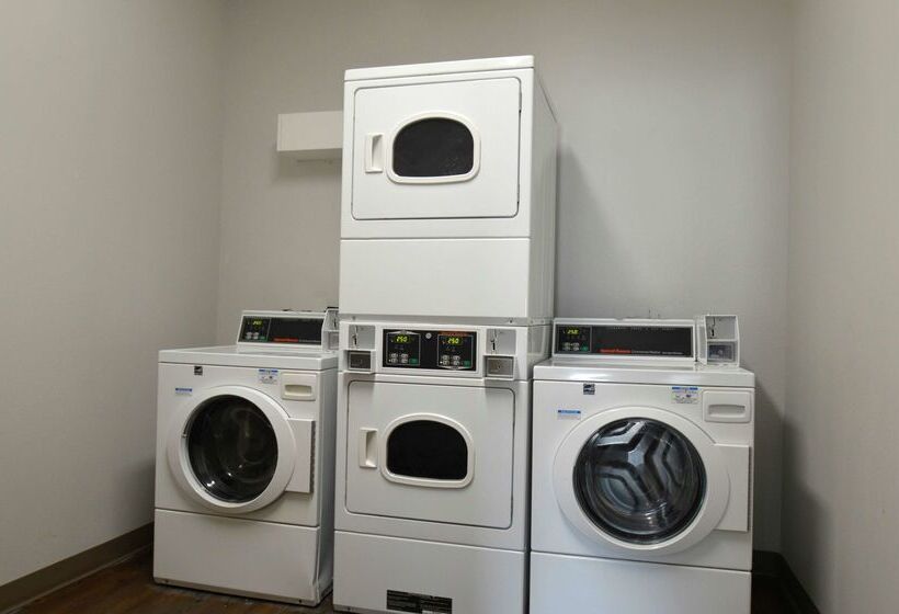 בית מלון כפרי Best Western Ingleside Inn & Suites