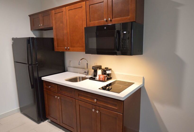 בית מלון כפרי Best Western Ingleside Inn & Suites