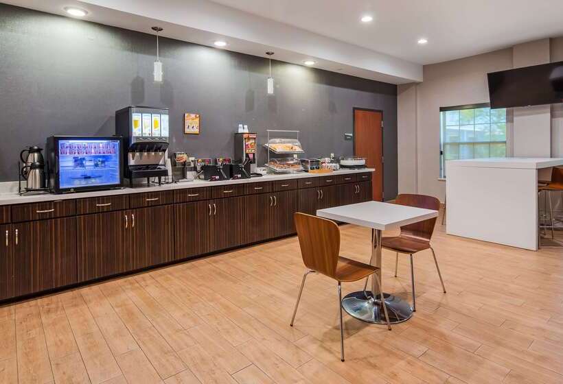 בית מלון כפרי Best Western Ingleside Inn & Suites