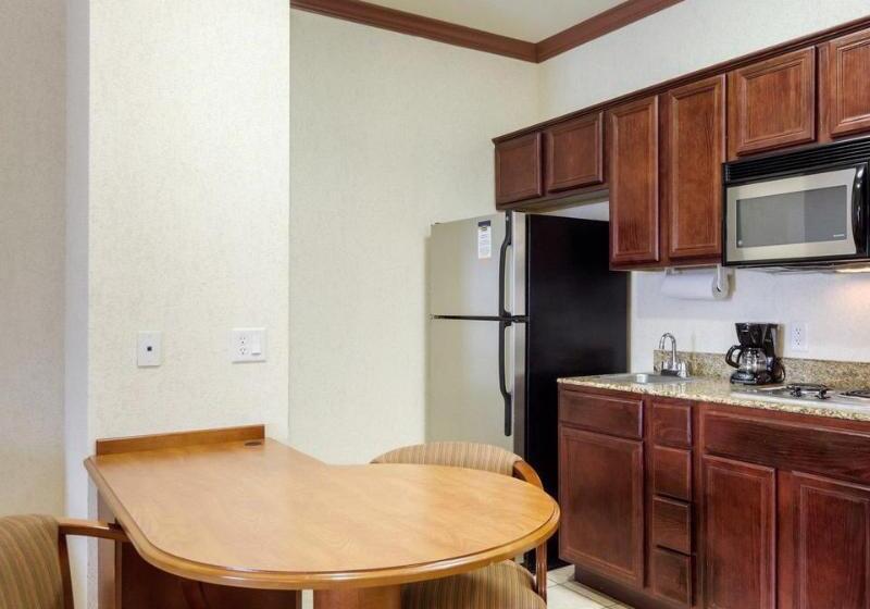 בית מלון כפרי Best Western Ingleside Inn & Suites