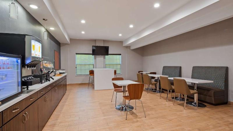 בית מלון כפרי Best Western Ingleside Inn & Suites