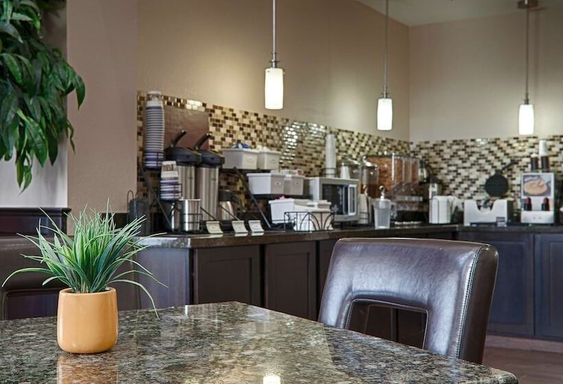 فندق Best Western Plus Cushing Inn & Suites