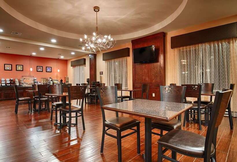 Отель Best Western Plus Goliad Inn & Suites