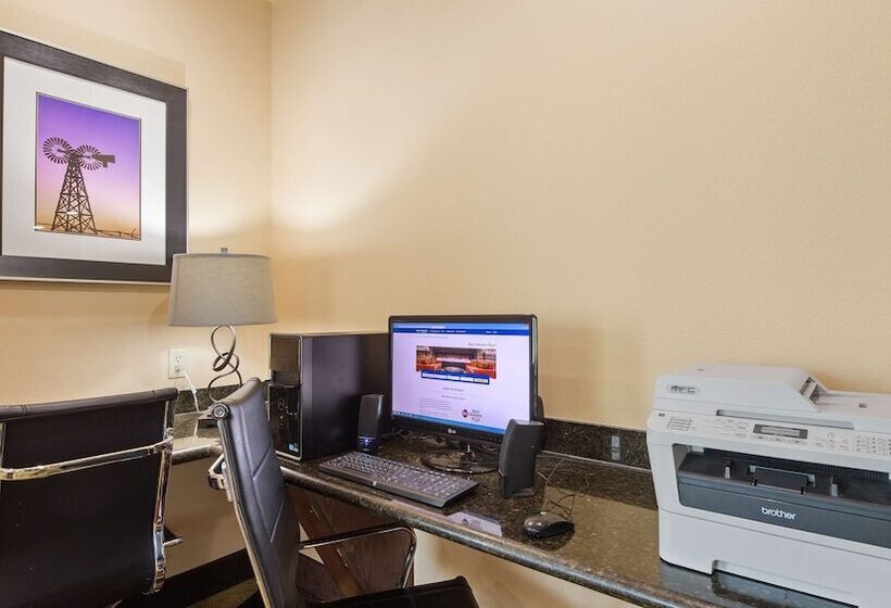 Отель Best Western Plus Goliad Inn & Suites