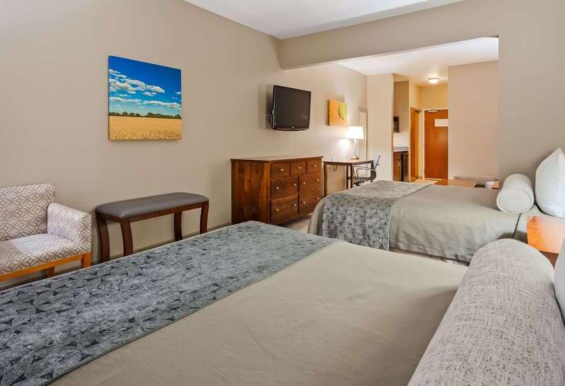 Green Mill Village Hotel & Suites, Bw Signature Collection