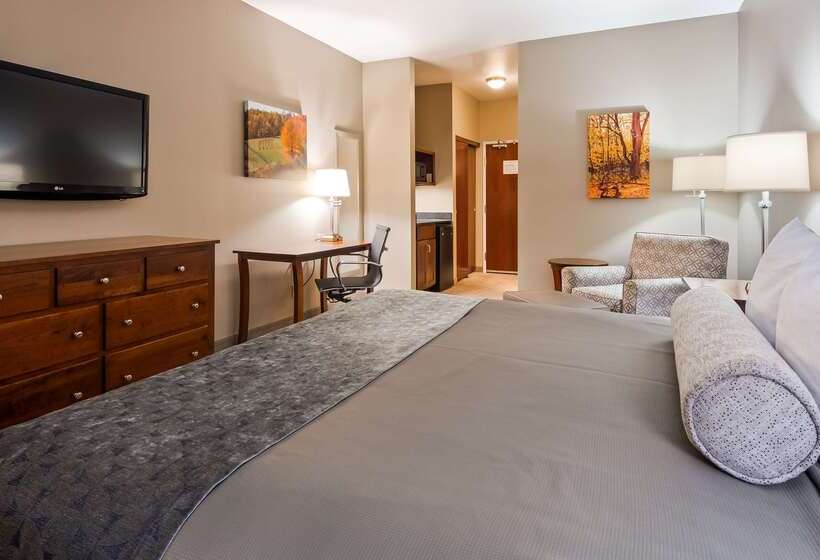 Green Mill Village Hotel & Suites, Bw Signature Collection