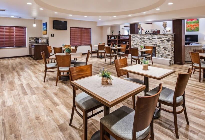 Green Mill Village Hotel & Suites, Bw Signature Collection