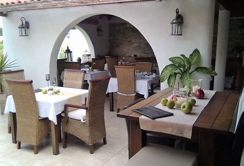 Birdcage Gay Men Resort and Lifestyle