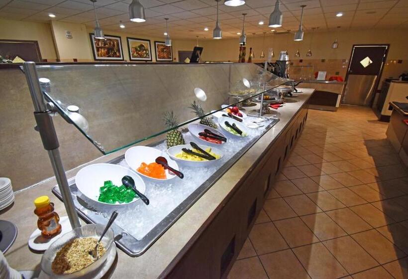 בית מלון כפרי Canad Inns Destination Center Grand Forks