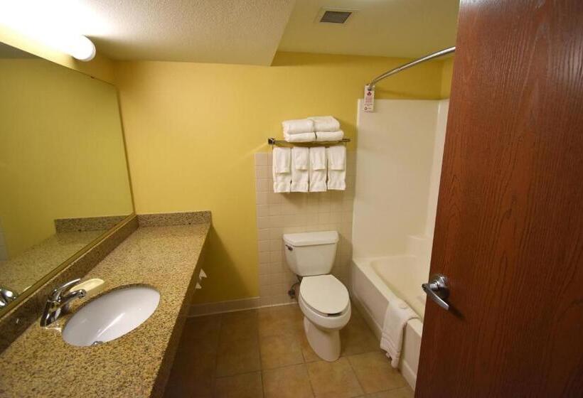 בית מלון כפרי Canad Inns Destination Center Grand Forks