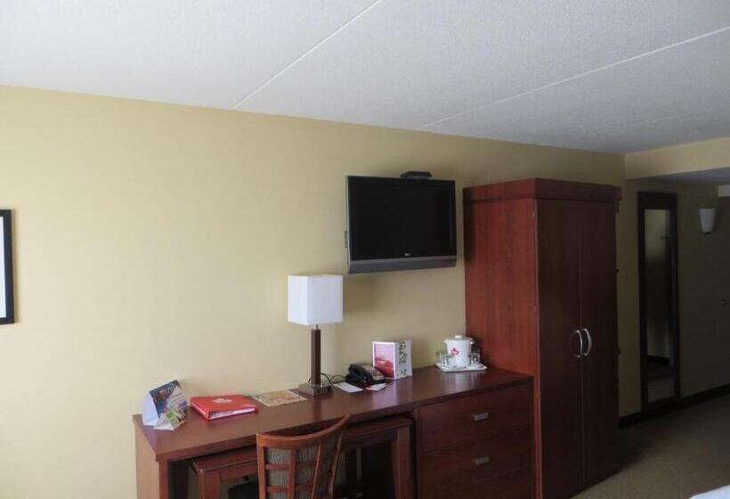 בית מלון כפרי Canad Inns Destination Center Grand Forks