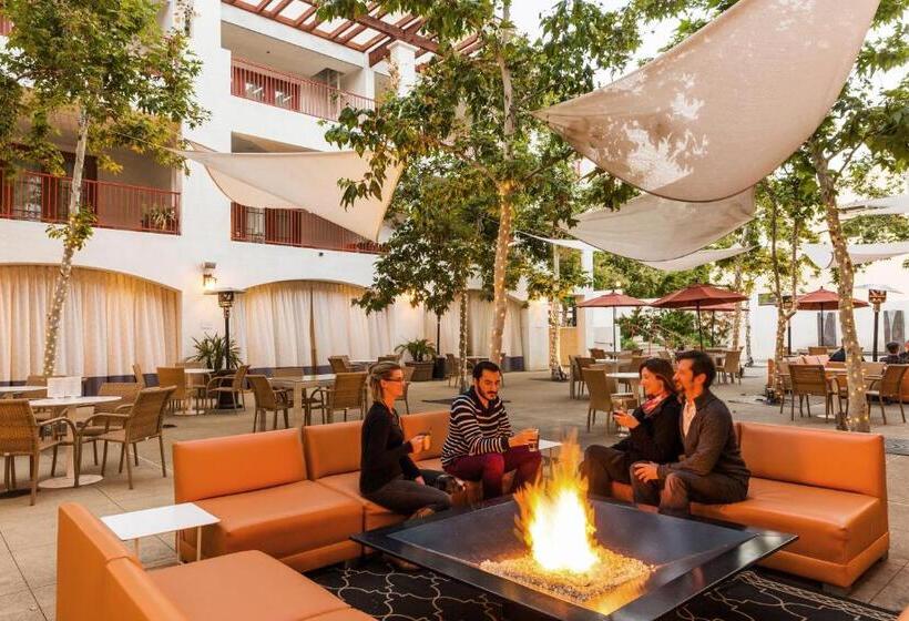 فندق Casa 425 + Lounge, A Four Sisters Inn