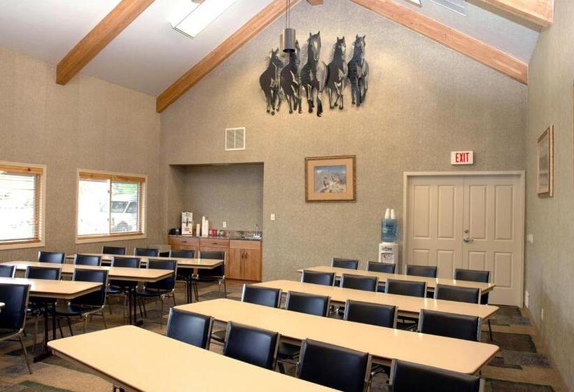 هتل C'mon Inn Missoula