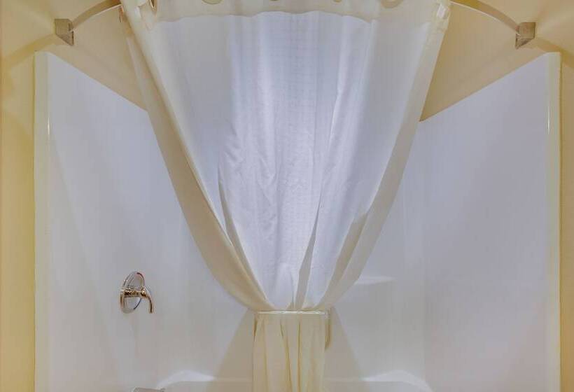 فندق Cobblestone Inn & Suites  Clintonville