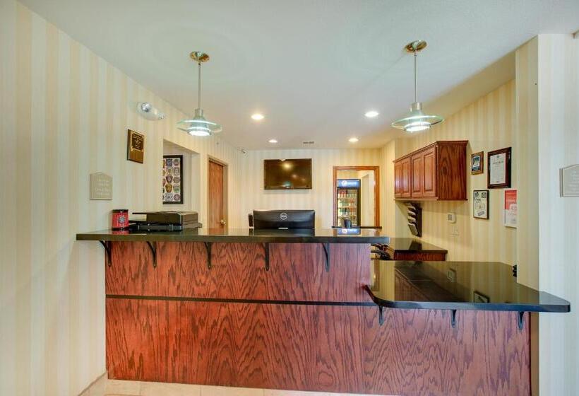 فندق Cobblestone Inn & Suites  Clintonville