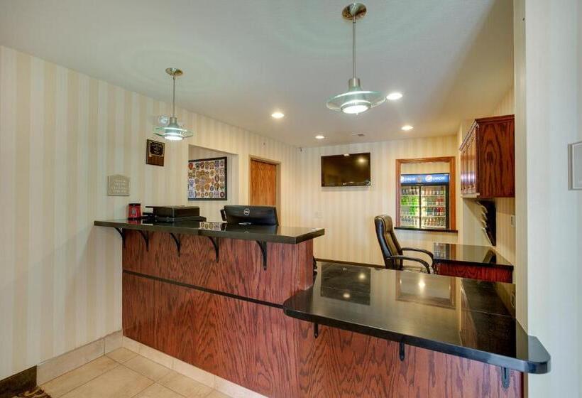 فندق Cobblestone Inn & Suites  Clintonville