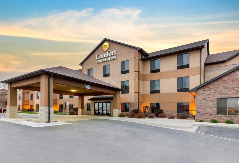 فندق Comfort Inn & Suites Mitchell I 90
