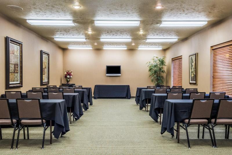 فندق Comfort Inn & Suites Mitchell I 90