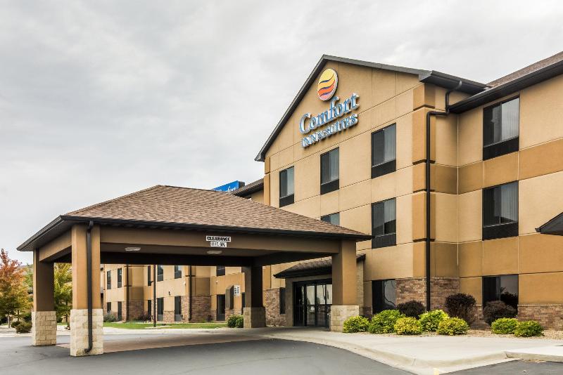 فندق Comfort Inn & Suites Mitchell I 90