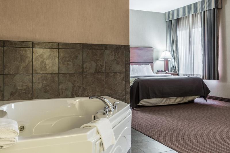 فندق Comfort Inn & Suites Mitchell I 90