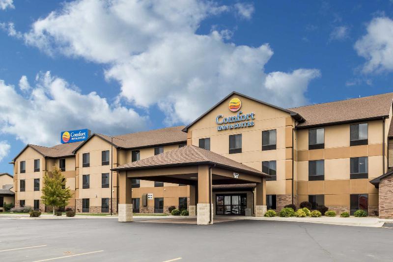 فندق Comfort Inn & Suites Mitchell I 90