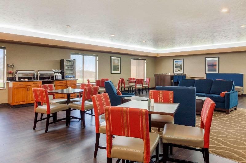 فندق Comfort Inn & Suites Mitchell I 90