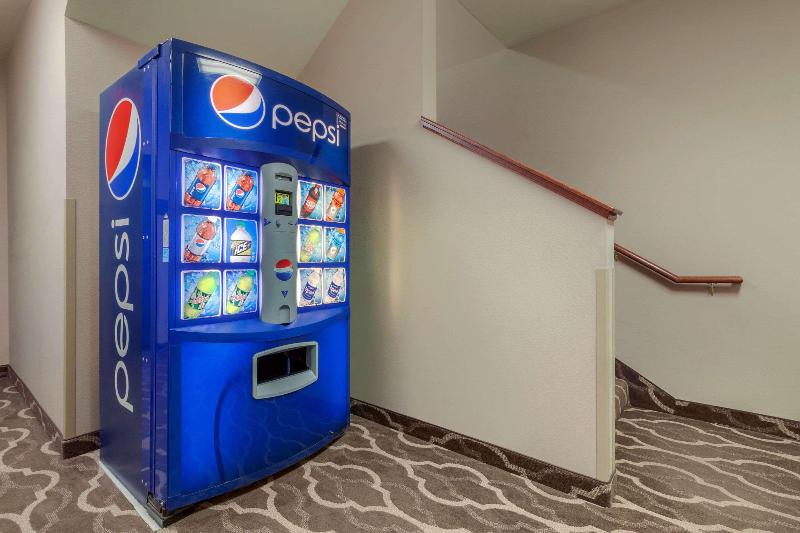 فندق Comfort Inn & Suites Mitchell I 90