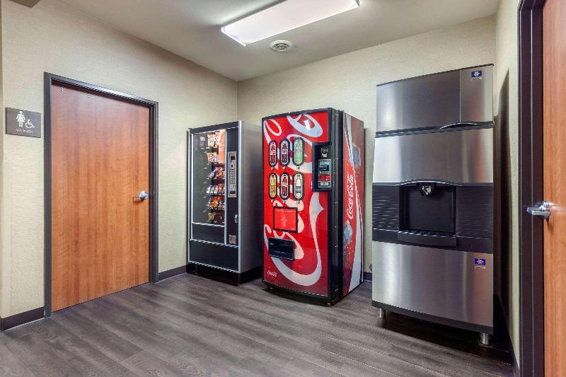 فندق Comfort Inn & Suites Mitchell I 90