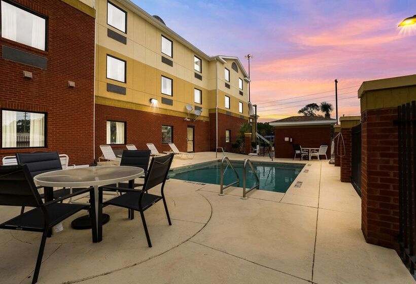 فندق Comfort Inn & Suites Chipley I10