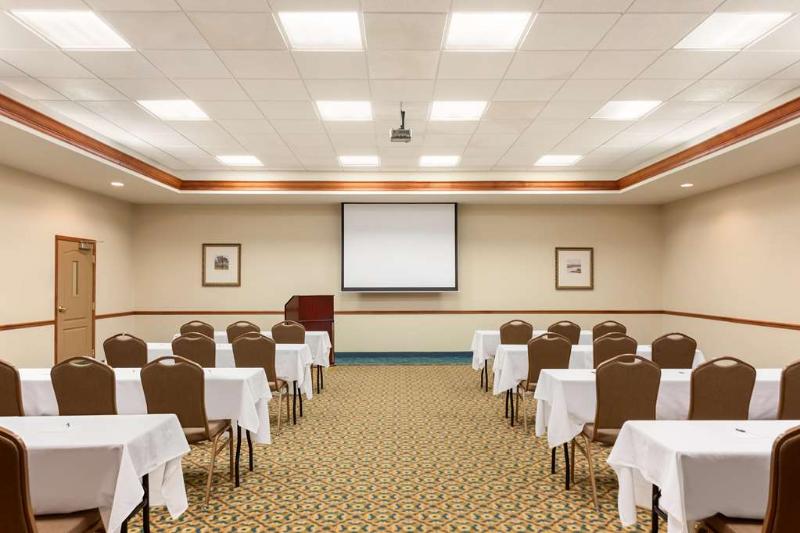 فندق Comfort Inn & Suites