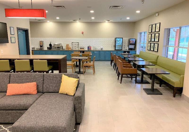 فندق Comfort Inn & Suites