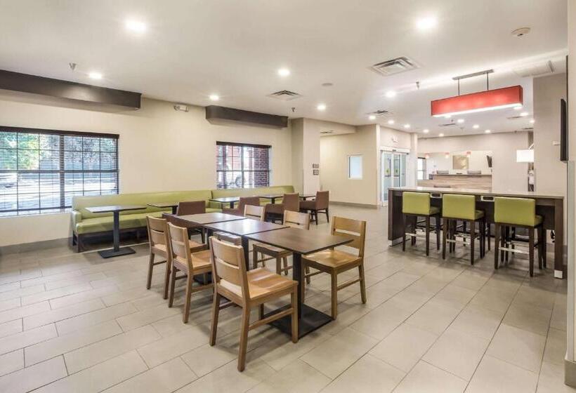 فندق Comfort Inn & Suites