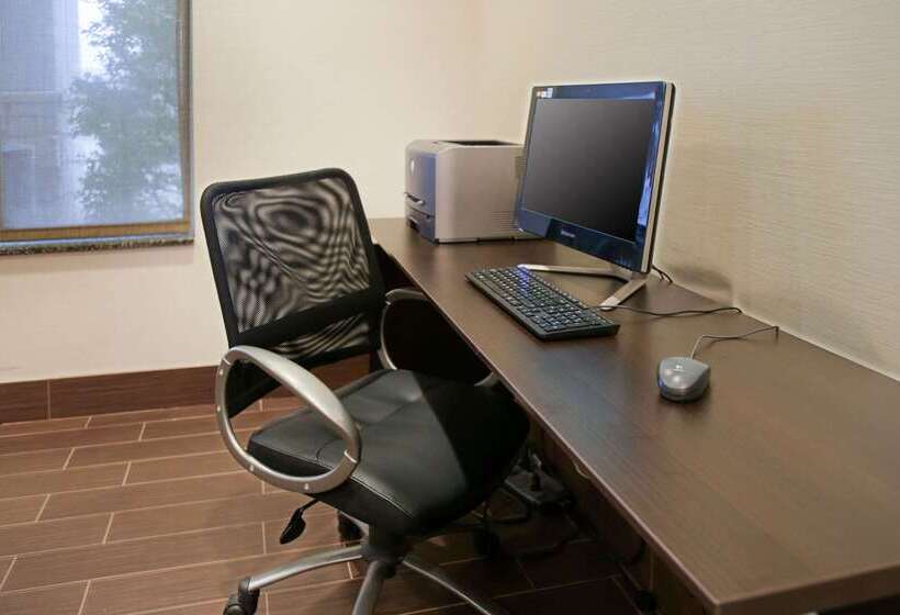 酒店 Comfort Inn & Suites Grinnell Near I80