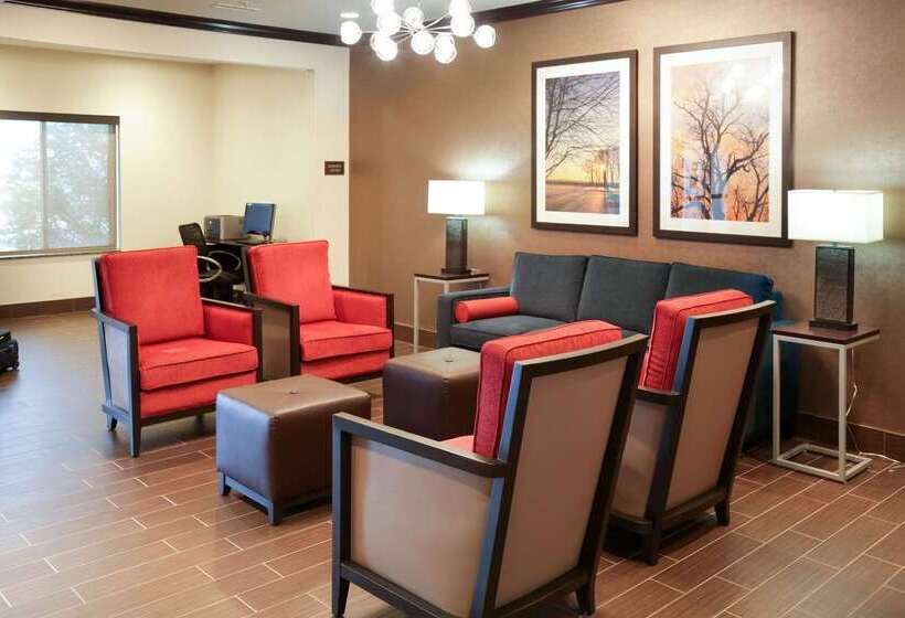 호텔 Comfort Inn & Suites Grinnell Near I80