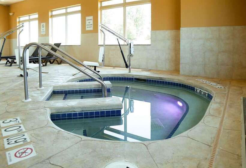 호텔 Comfort Inn & Suites Grinnell Near I80