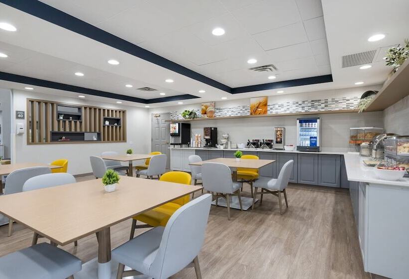 酒店 Comfort Inn & Suites Hampton Near Coliseum