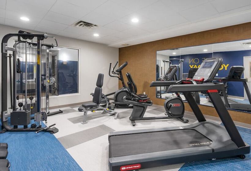 酒店 Comfort Inn & Suites Hampton Near Coliseum