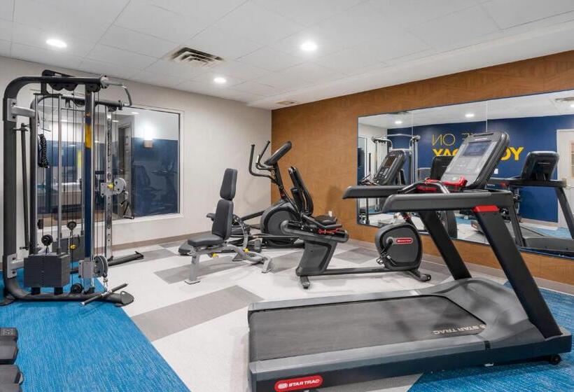 酒店 Comfort Inn & Suites Hampton Near Coliseum