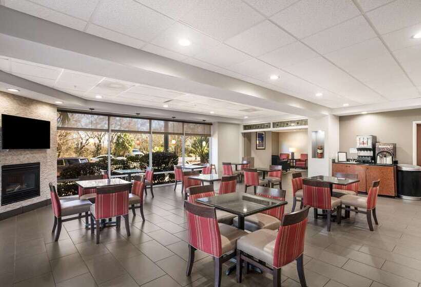 فندق Comfort Suites Forsyth Near I75